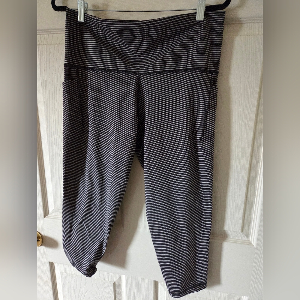 Women's Athleta Cropped Striped Leggings  Size 1X